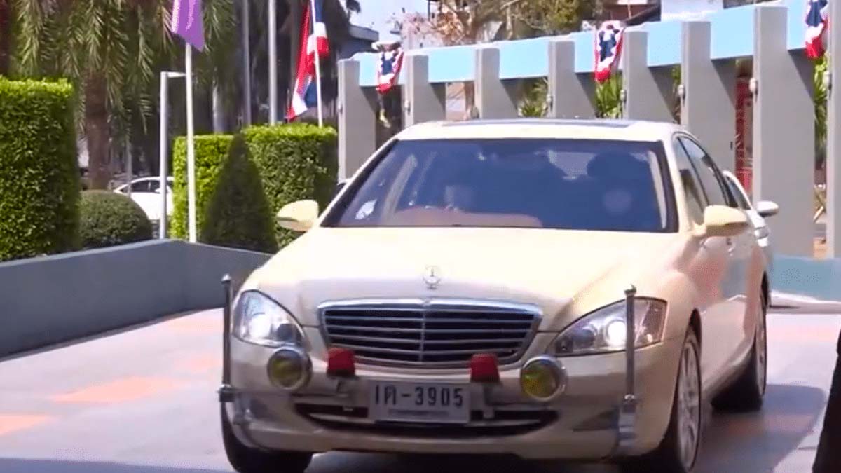 เลขรถสมเด็จ “พระเทพ” มอบเข็มกลัดคอหวยแห่เหมาแผงมารวยงวด 1 มีนาคม 2567